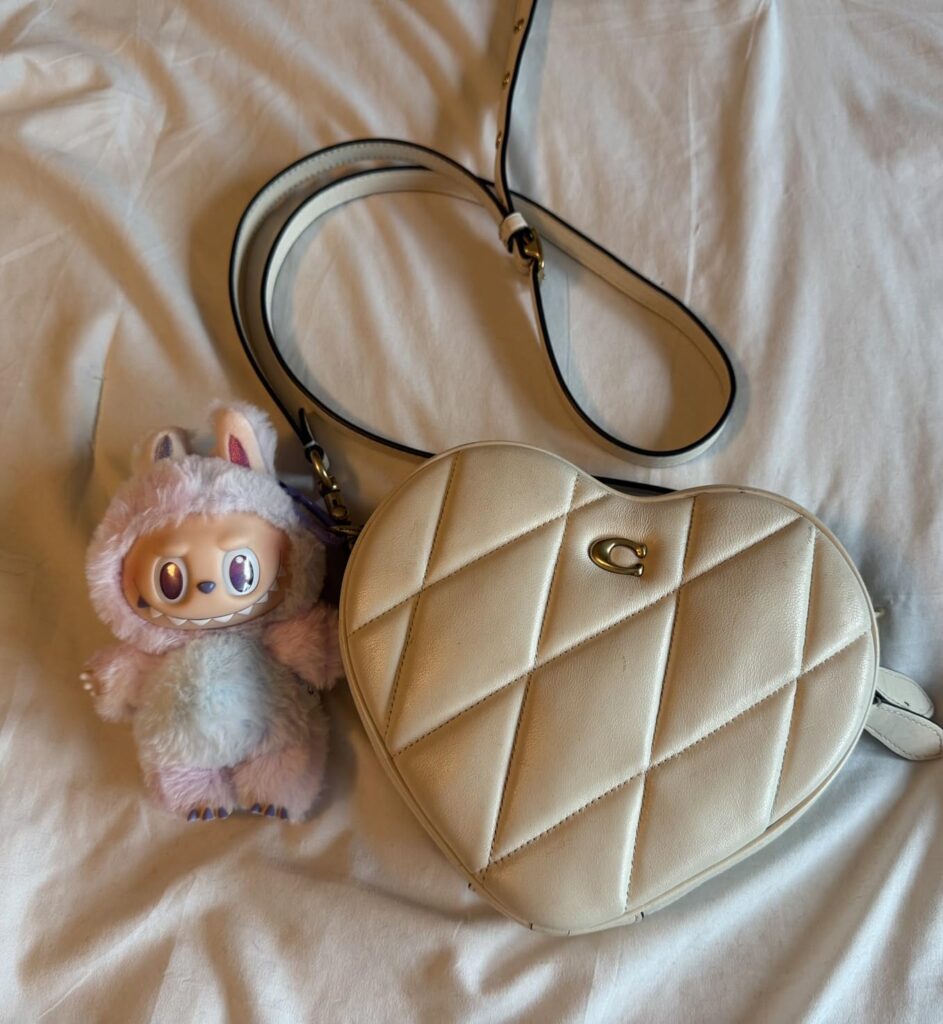 Image #1 from Amelia